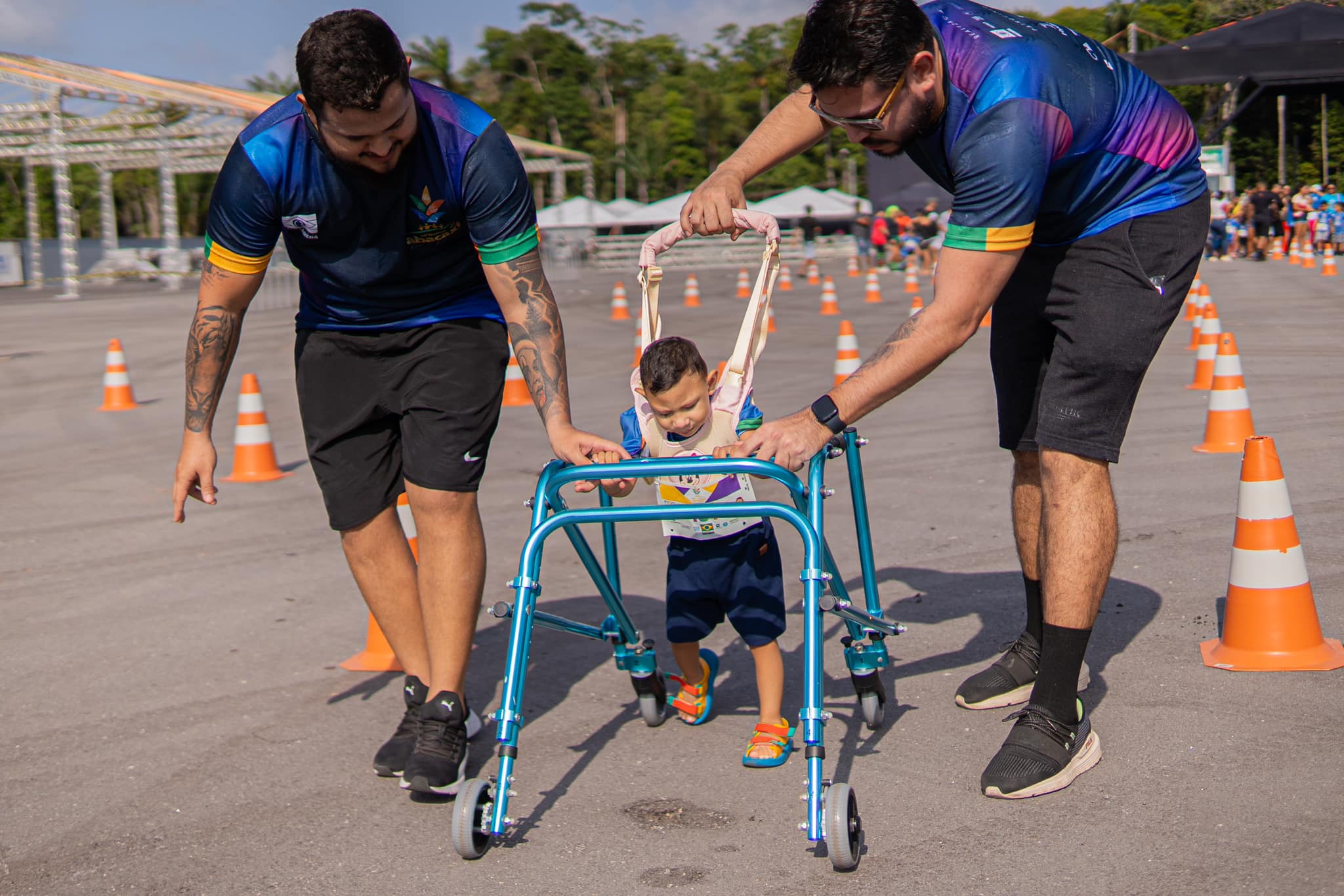 Leia mais sobre o artigo Crianças do centro especializado em reabilizatação mostram que o Festival é inclusivo