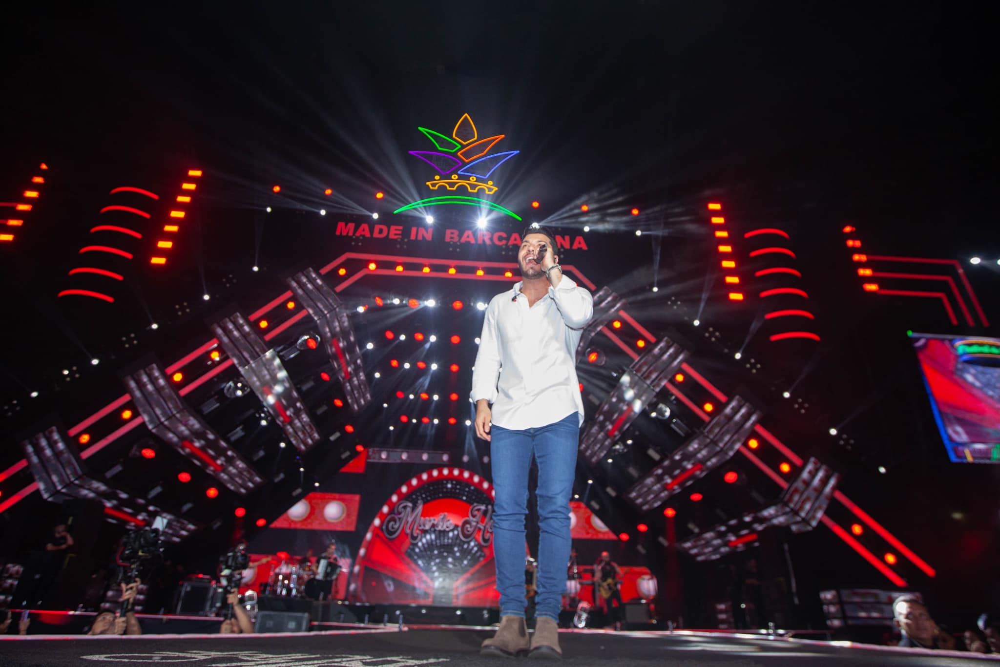 Murilo Huff abre o Festival do Abacaxi com muito sertanejo